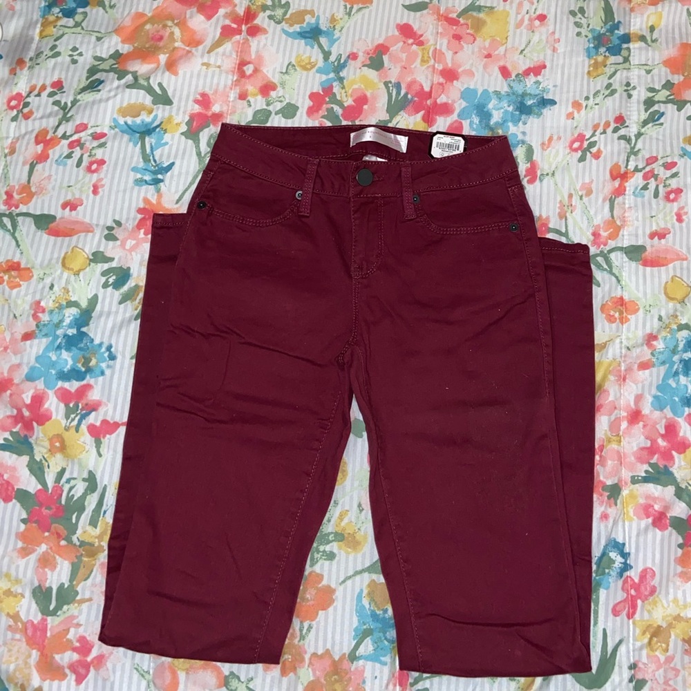Burgundy pants 💥